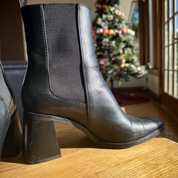 Zara Sleek Black Ankle Booties - Picture 2 of 13